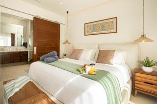 2Bed Condo with Stunning Gardens & Hotel Amenities - 5