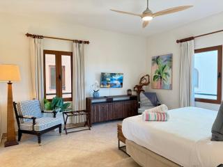 Elegant 2-Bedroom with marina view - Porto Cupecoy - 2