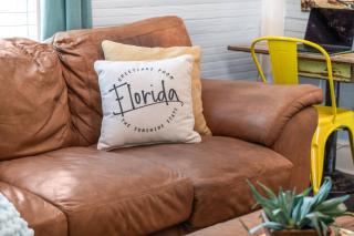 Charming Cottage in St. Aug | Kids Room & Firepit - 2
