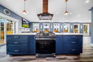Luxe Coastal Retreat with Hot Tub & Fire Pit - 7