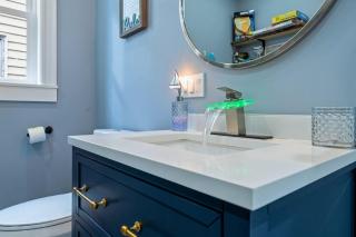 Luxe Coastal Retreat with Hot Tub & Fire Pit - 4