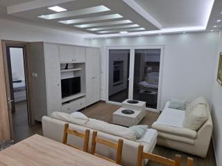 Serbian home with garden, free parking - 5