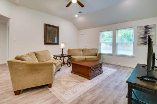 Piney Woods Escape! Magnolia Home w/ Lake Access - 6