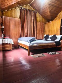 Nizels Inn - 7