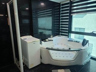 Florence Luxury Apartment Mamaia - 7