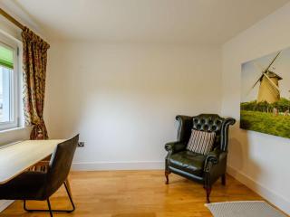 4 Bed in Newport oc-87819 - 1
