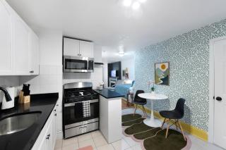 Stylish City Retreat Mins to Manhattan via PATH The Square - 8