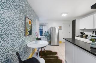 Stylish City Retreat Mins to Manhattan via PATH The Square - 9