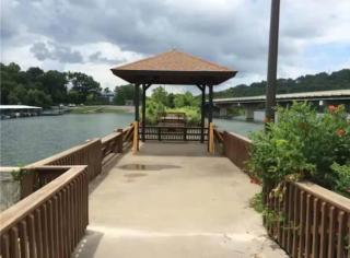 Awesome Lakehouse Unit at the Holiday Island Lodge - 3