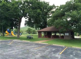 Awesome Lakehouse Unit at the Holiday Island Lodge - 2