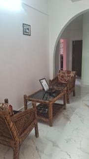 Northeastern Escape - Modern 2BHK near Six Mile - 7