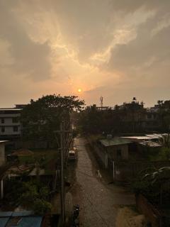 Northeastern Escape - Modern 2BHK near Six Mile - 6