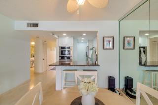 Moon Bay Condo, Paradise Found! Heated pool, boat slip, resort amenities and concierge services available! - 1