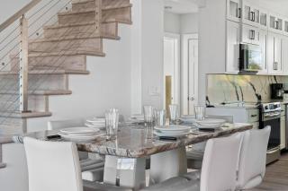 Modern Beachfront Luxury Retreat W Ocean Views - 2