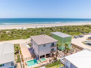 Beachfront Heated Pool & Hot Tub W Mini Putt - 0