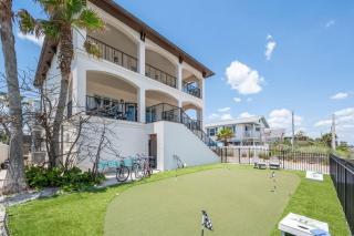Beachfront Heated Pool & Hot Tub W Mini Putt - 9