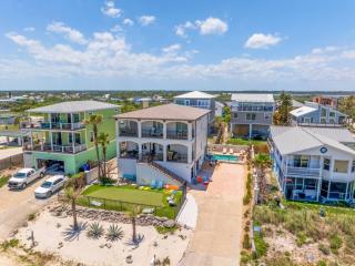 Beachfront Heated Pool & Hot Tub W Mini Putt - 5