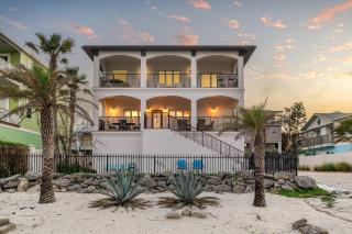Beachfront Heated Pool & Hot Tub W Mini Putt - 4