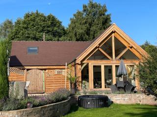 Holly Barn - 8