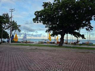Lindo quarto e sala na orla de Pajuçara - 4