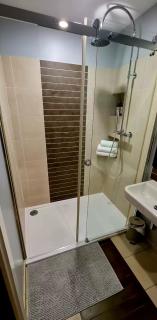 Luxury Belfast City Centre Apartment with Views - 2