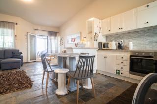 MARELUNA -Seaside Retreat - 3