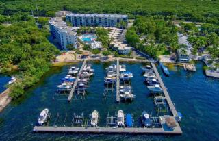 Moon Bay Condo, Paradise Found! Heated pool, boat slip, resort amenities and concierge services available! - 9