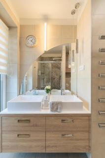 Balaton Bliss Lakefront Apartment - 6