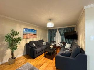Beautiful house 4 bedroom 2 Bathroom, Free Parking - 4