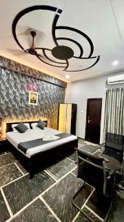 Hotel Madhav Inn - 0