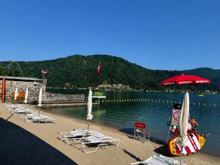 Exclusive waterfront villa with stunning views - 9