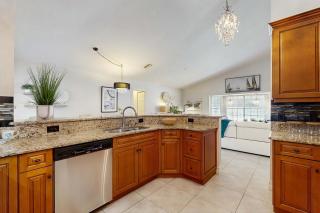 Cape Coral Oasis Private Pool Spacious Living - 6