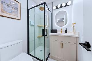 Brand New Suite by Casa Hotels Gerrard - 3