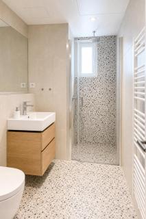 Sleek & Modern New Build Flat by Rentez - 2