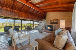 Luxury Horse Estate with Full Views - 8