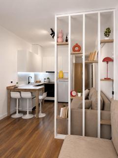 TheSeaView 702 - 9