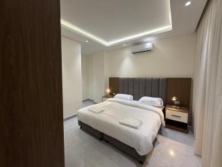 002 JRE apartment with stunning boulevard veiw - 4