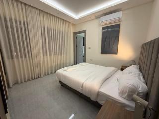 004 JRE apartment with stunning boulevard veiw - 8