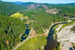 2 Riverfront Cabins, 200 Acres Near Plumas Forest - 6