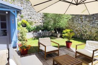 Charming House with Private Garden in the Heart of Senlis - 0