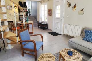 Charming House with Private Garden in the Heart of Senlis - 1