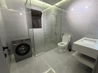 006 JRE apartment with stunning boulevard veiw - 9