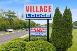 Village Lodge - 6