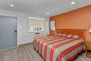 Village Lodge - 3