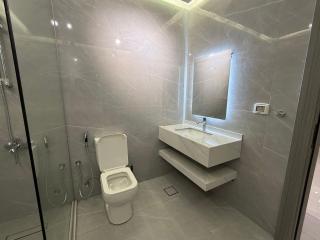 006 JRE apartment with stunning boulevar - 3