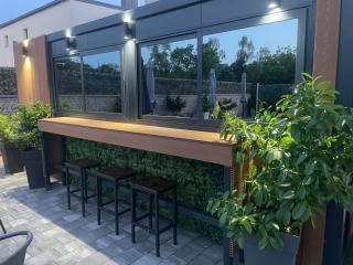 4 TREES Airport Resort Apartments and Rooms - 2