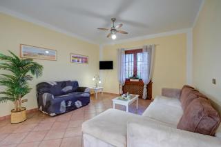 Villa Oasi With Private Pool - Happy Rentals - 4