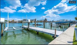 Water front view town house. 5 minutes from beach! - 7