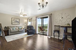 18th Fairway View - Club Amenities - 0