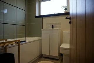 Modern 3 Bed House Inverness Sleeps 6 Parking - 9